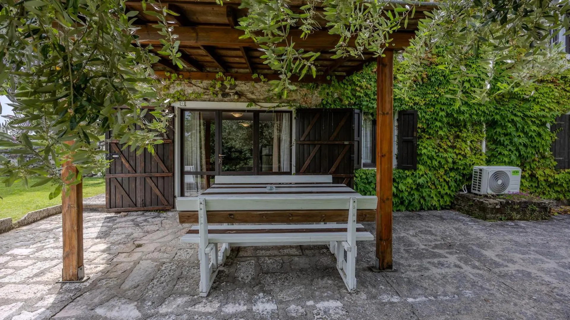 Residence San Michele Costermano Aparthotel