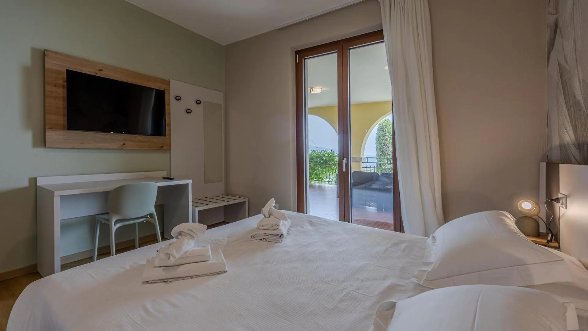 מלון דירות קוסטרמנו Residence San Michele